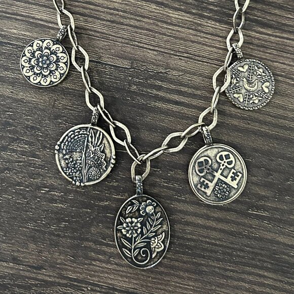 Reversible Medallion Coin Chain Necklace ASO Alex Russo - Picture 8 of 10